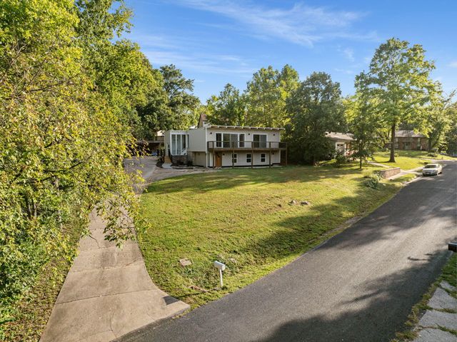 2016 LOVEJOY LN, Columbia, MO 65202