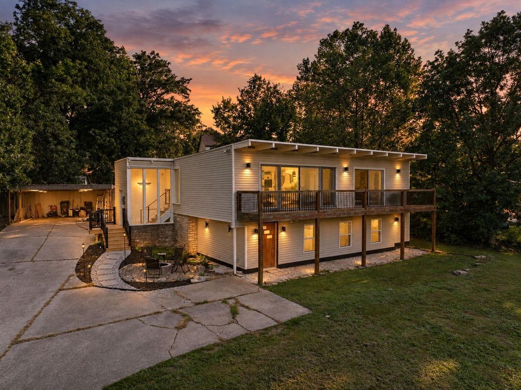 2016 LOVEJOY LN, Columbia, MO 65202