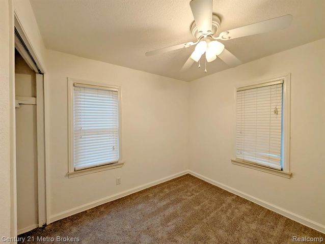 2074 N Center Road, Burton, MI 48509