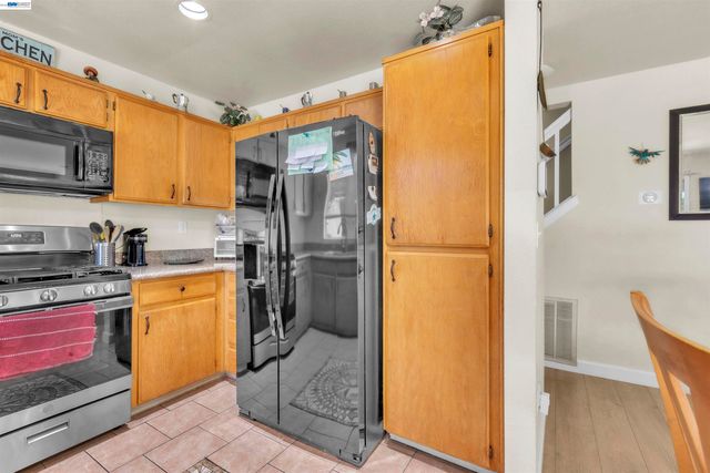 5059 Glenhollow Way, Antioch, CA 94531
