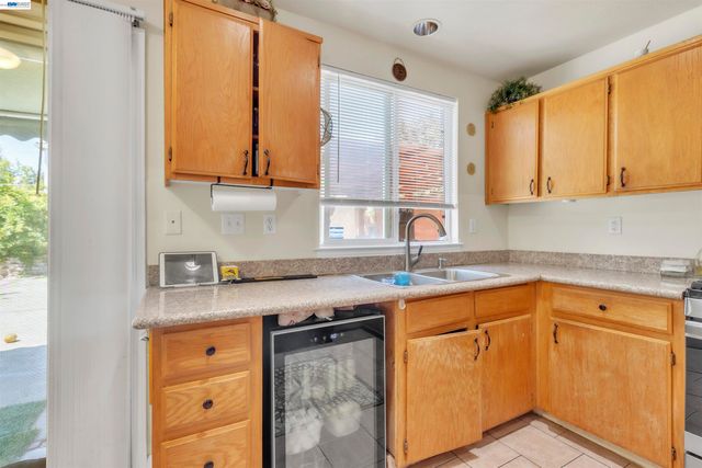 5059 Glenhollow Way, Antioch, CA 94531