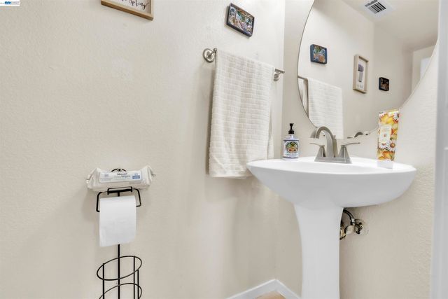 5059 Glenhollow Way, Antioch, CA 94531