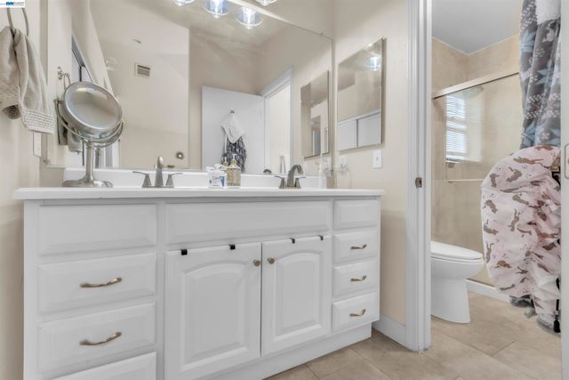5059 Glenhollow Way, Antioch, CA 94531