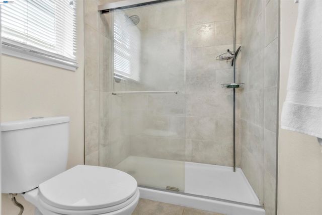 5059 Glenhollow Way, Antioch, CA 94531