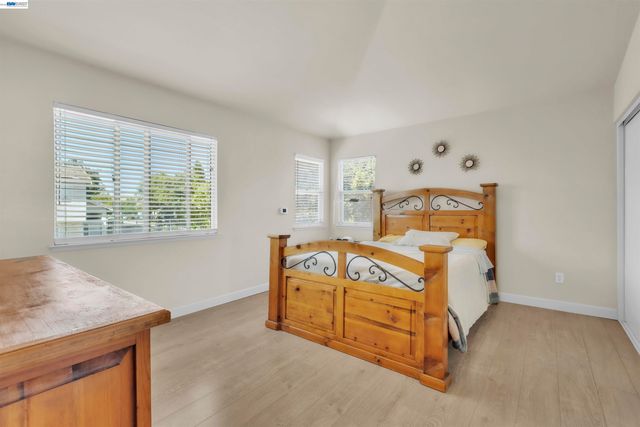 5059 Glenhollow Way, Antioch, CA 94531