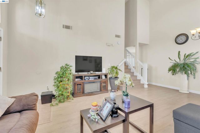 5059 Glenhollow Way, Antioch, CA 94531