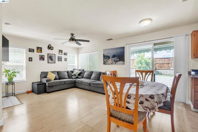 5059 Glenhollow Way, Antioch, CA 94531