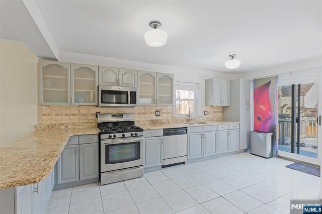 365 Rockledge Place, Teaneck, NJ 07666