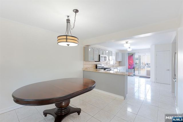 365 Rockledge Place, Teaneck, NJ 07666