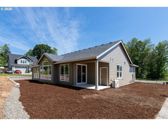 59255 LUCY Ln, St Helens, OR 97051