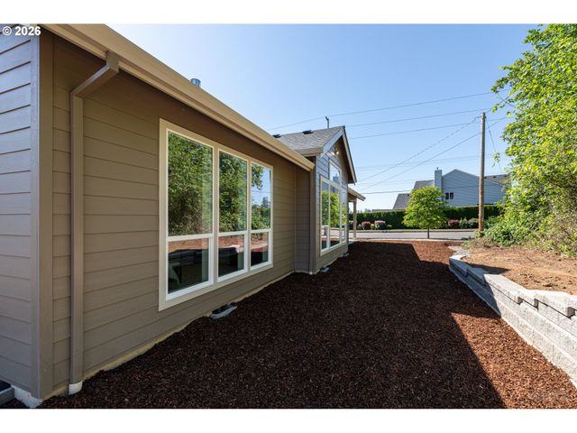 59255 LUCY Ln, St Helens, OR 97051