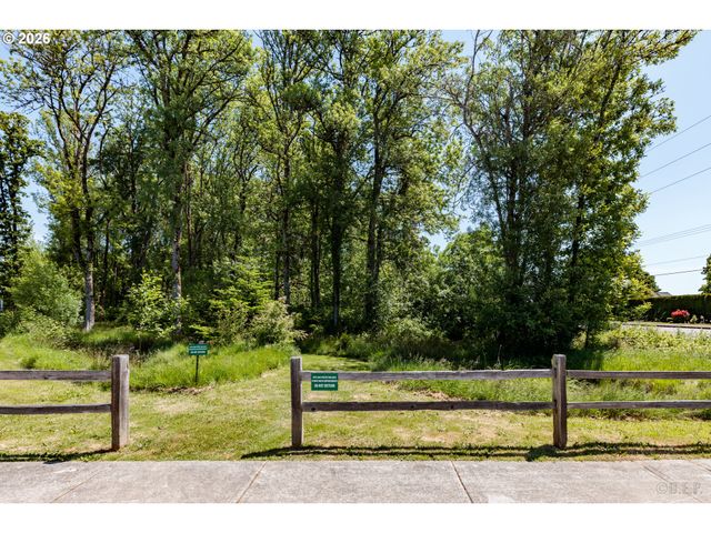 59255 LUCY Ln, St Helens, OR 97051