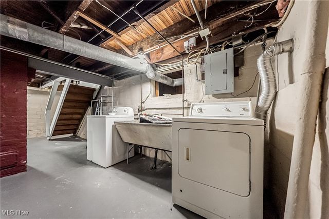 26381 Shoreview Avenue, Cleveland, OH 44132