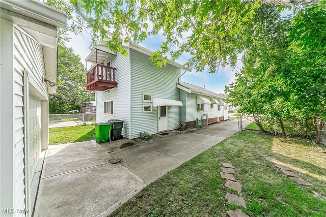 26381 Shoreview Avenue, Cleveland, OH 44132