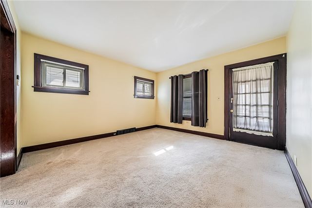 26381 Shoreview Avenue, Cleveland, OH 44132