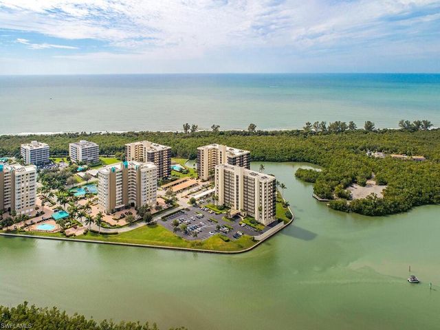 15 Bluebill AVE 406, Naples, FL 34108