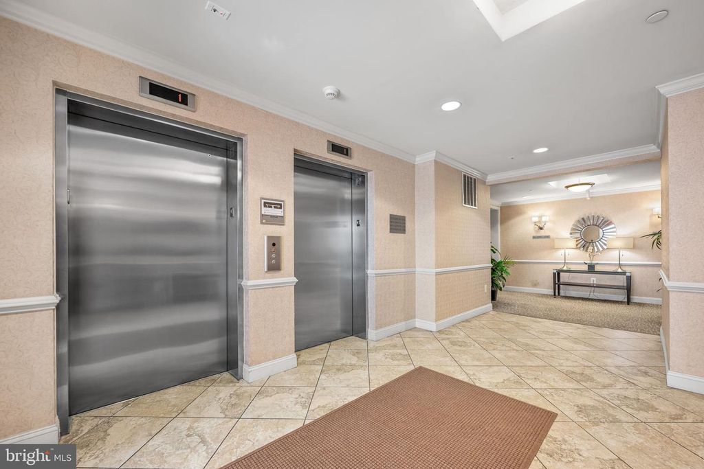 700 COMMODORE CT #2727, PHILADELPHIA, PA 19146 — photo 2