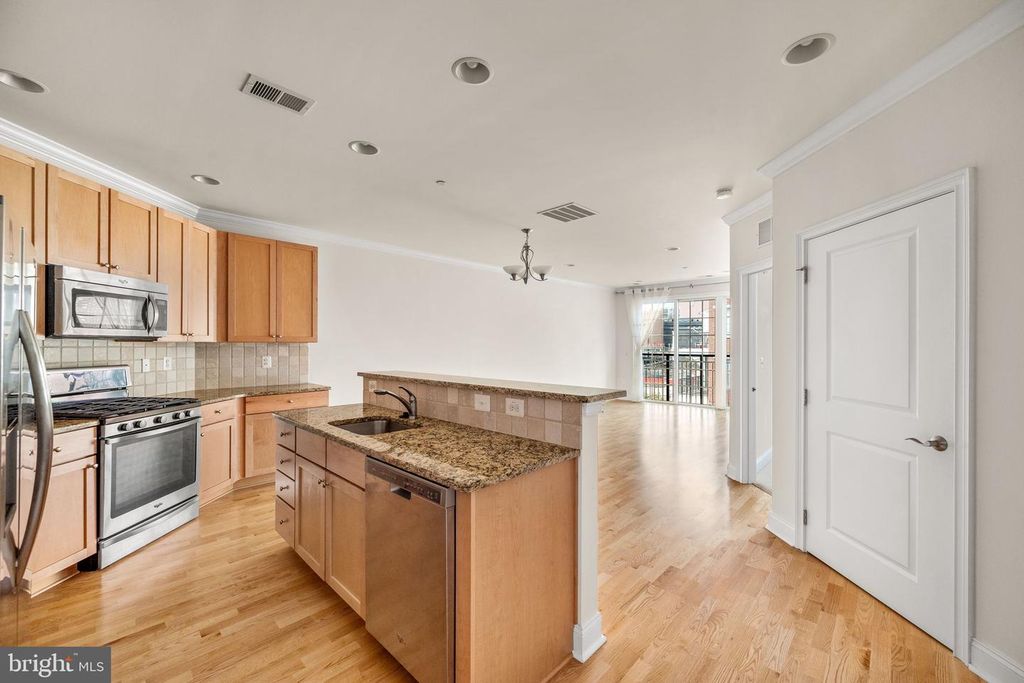 700 COMMODORE CT #2727, PHILADELPHIA, PA 19146 — photo 4