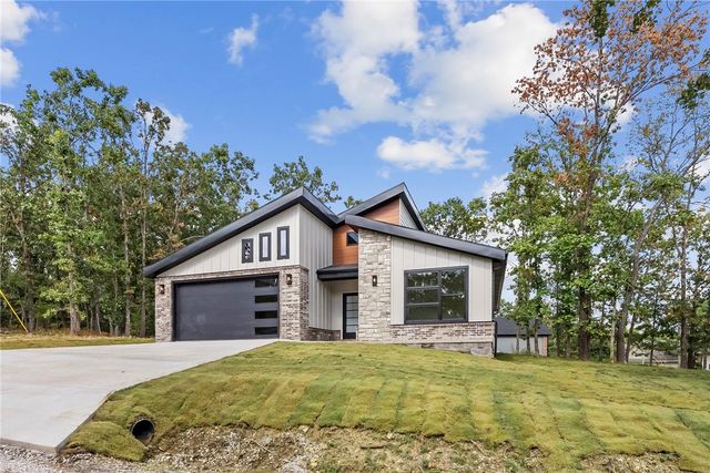 11 Crieff Circle, Bella Vista, AR 72715