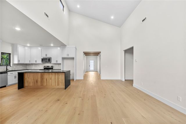 11 Crieff Circle, Bella Vista, AR 72715