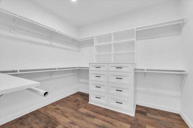 960 Gallant Fox Road, Hewitt, TX 76643