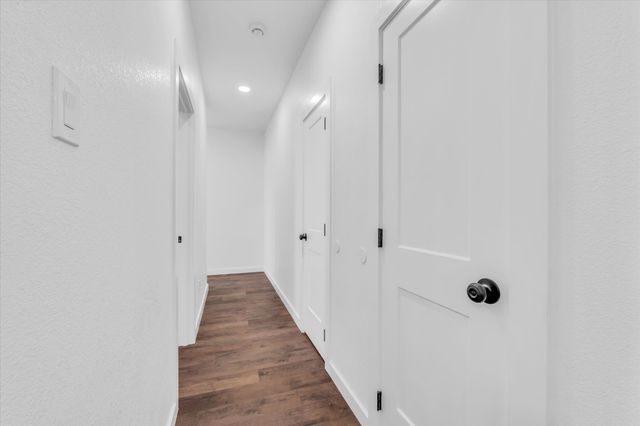 960 Gallant Fox Road, Hewitt, TX 76643