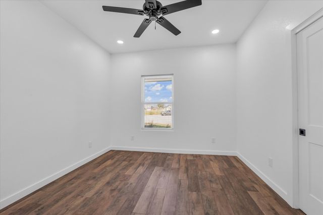 960 Gallant Fox Road, Hewitt, TX 76643