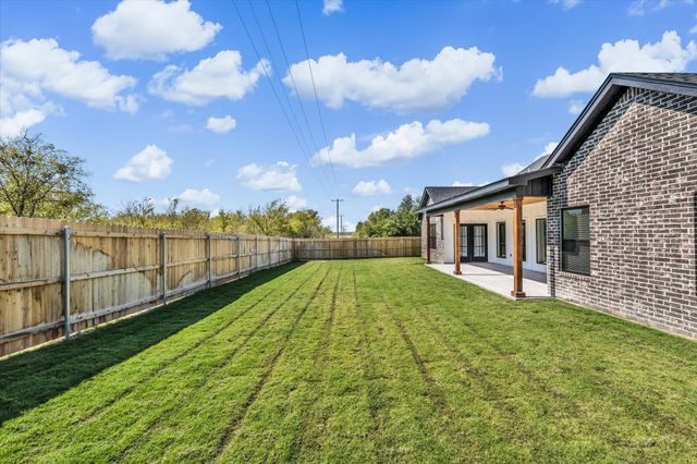 960 Gallant Fox Road, Hewitt, TX 76643