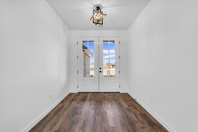 960 Gallant Fox Road, Hewitt, TX 76643