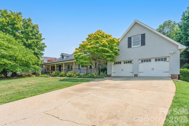 567 Canvasback Road, Mooresville, NC 28117