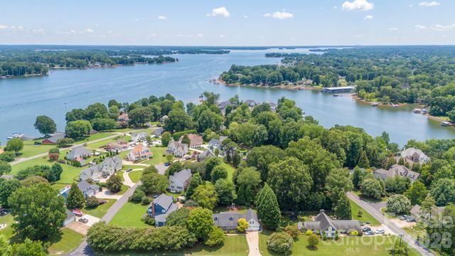 567 Canvasback Road, Mooresville, NC 28117