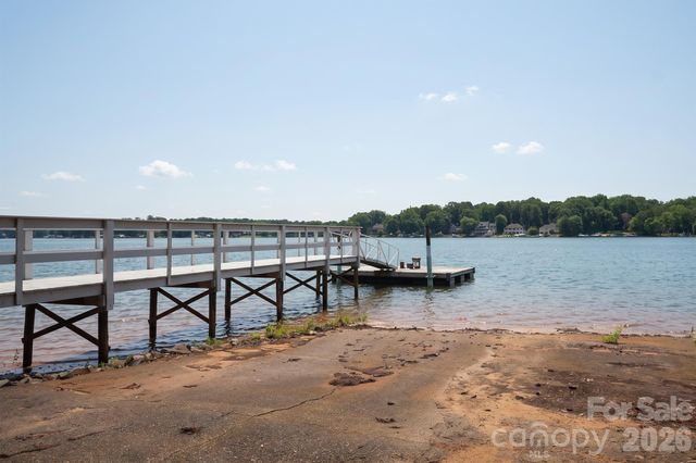 567 Canvasback Road, Mooresville, NC 28117
