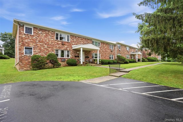 136 N Chestnut Street 9B, New Paltz, NY 12561