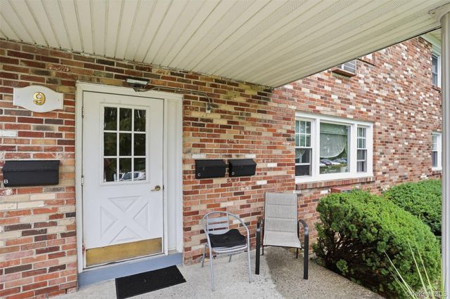 136 N Chestnut Street 9B, New Paltz, NY 12561