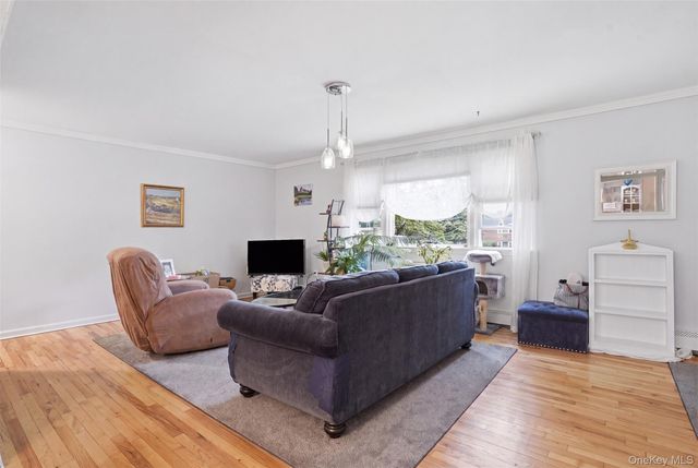 136 N Chestnut Street 9B, New Paltz, NY 12561