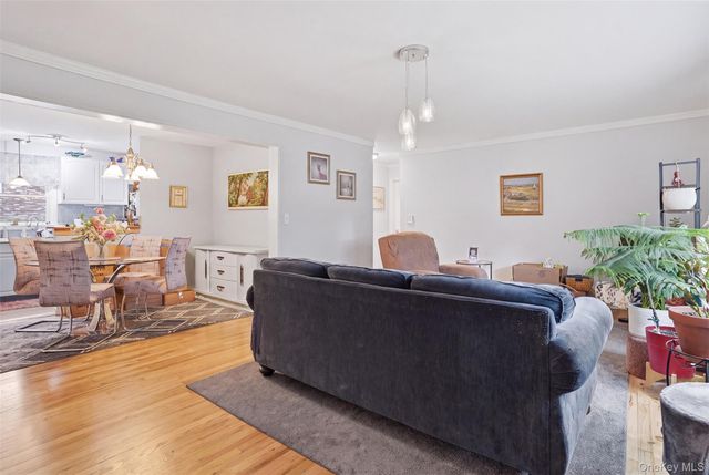 136 N Chestnut Street 9B, New Paltz, NY 12561