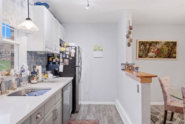 136 N Chestnut Street 9B, New Paltz, NY 12561