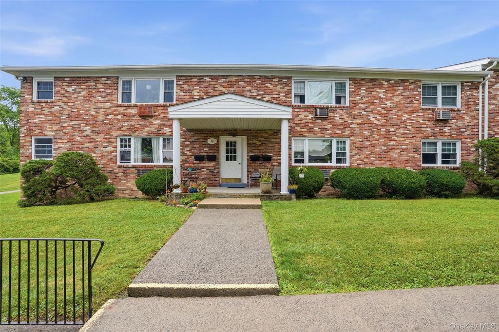 136 N Chestnut Street 9B, New Paltz, NY 12561