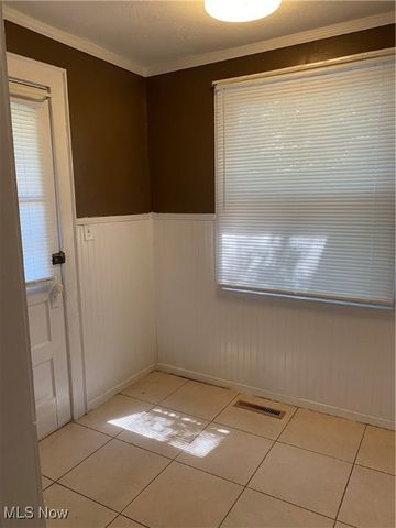 1310 Roselawn Ave Avenue, Belpre, OH 45714