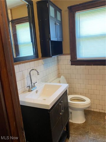 1310 Roselawn Ave Avenue, Belpre, OH 45714