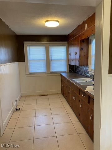 1310 Roselawn Ave Avenue, Belpre, OH 45714