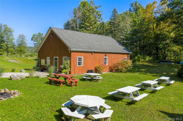 22 Hickory Lane, Pawling, NY 12564