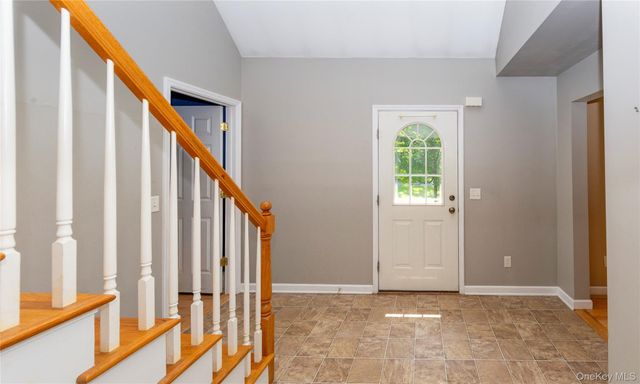 22 Hickory Lane, Pawling, NY 12564