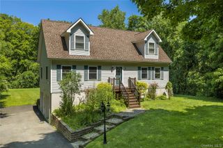 22 Hickory Lane, Pawling, NY 12564