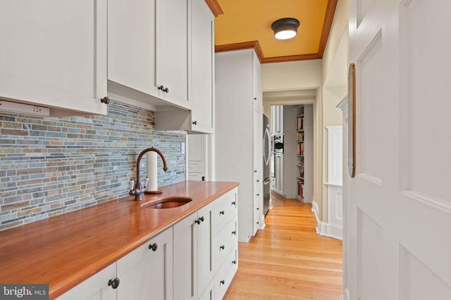136 GYPSY LN, Wynnewood, PA 19096
