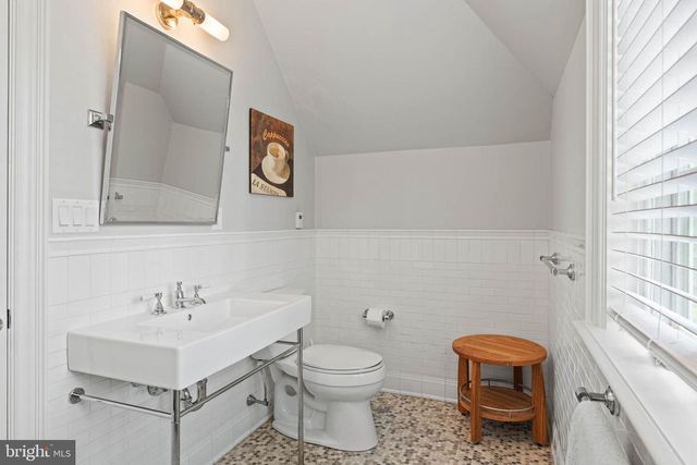 136 GYPSY LN, Wynnewood, PA 19096