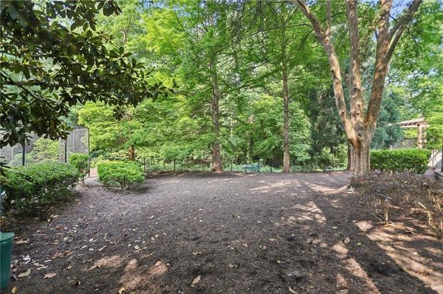 2211 Westchester Ridge, Atlanta, GA 30329