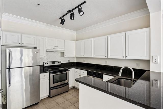 2211 Westchester Ridge, Atlanta, GA 30329