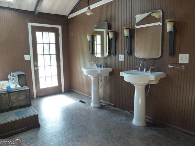 352 Riverside Drive, Claxton, GA 30417