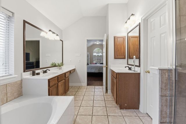 10019 Red Mesa Drive, Houston, TX 77095